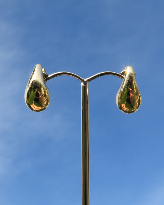 18CT GOLD TEAR DROP EARRINGS