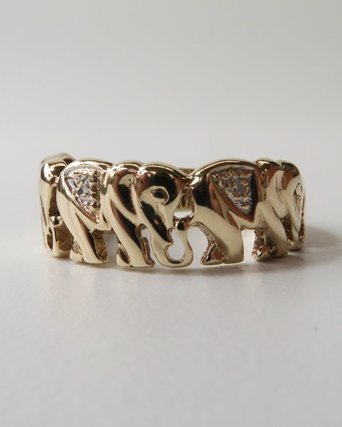 9CT GOLD ELEPHANT RING WITH DIAMONDS