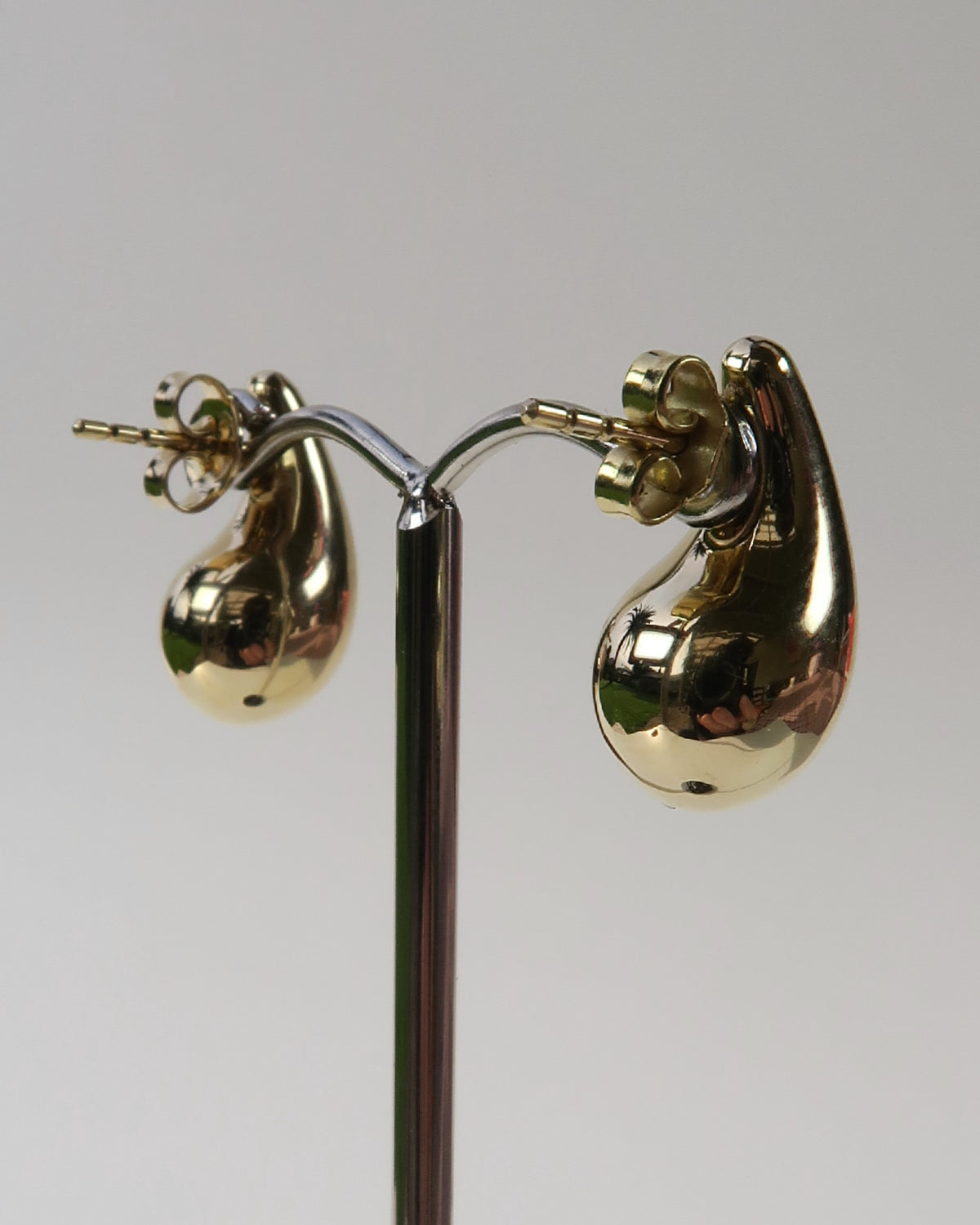 18CT GOLD TEAR DROP EARRINGS