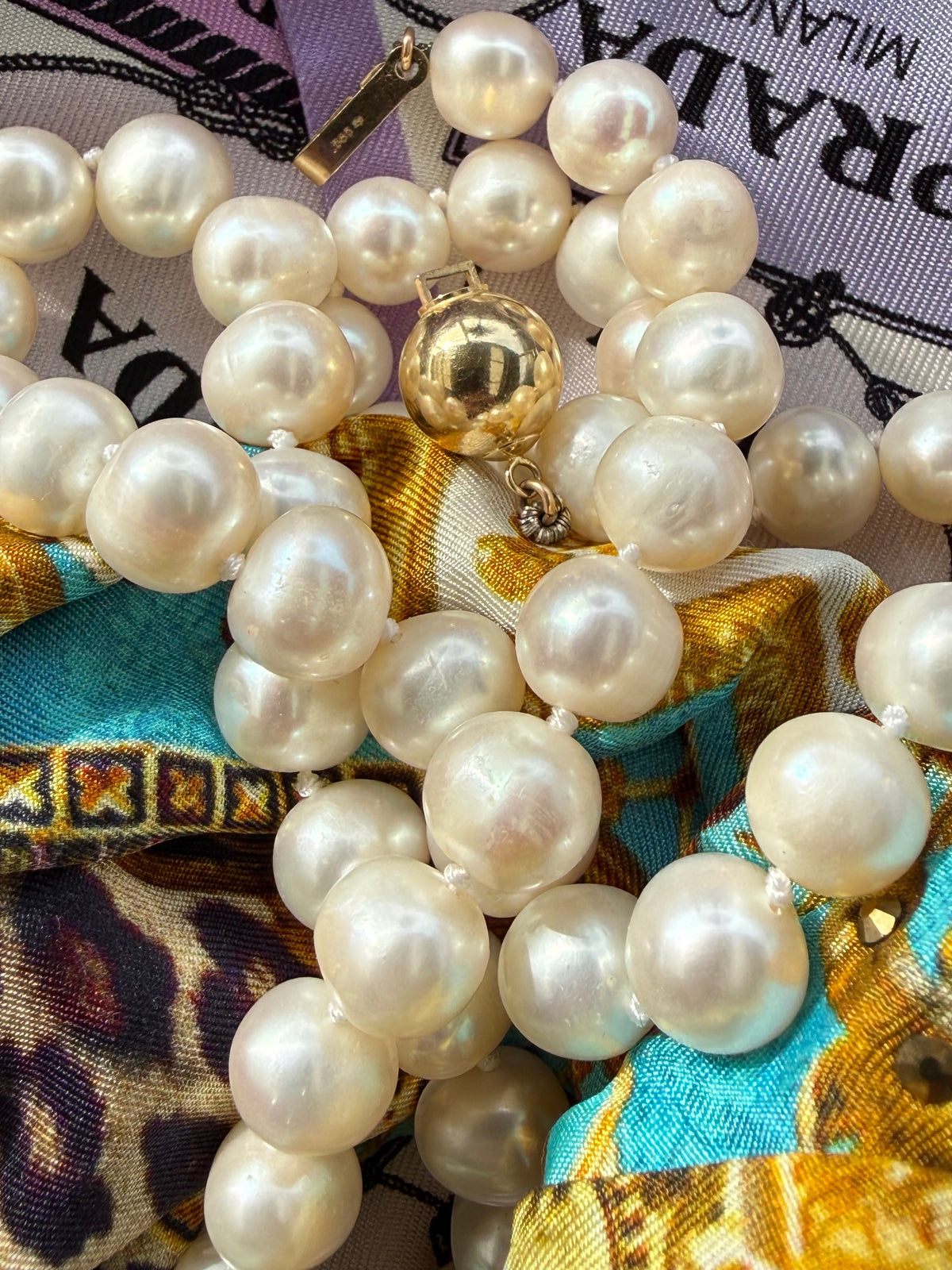 FRESHWATER PEARL NECKLACE WITH 14CT GOLD CLASP
