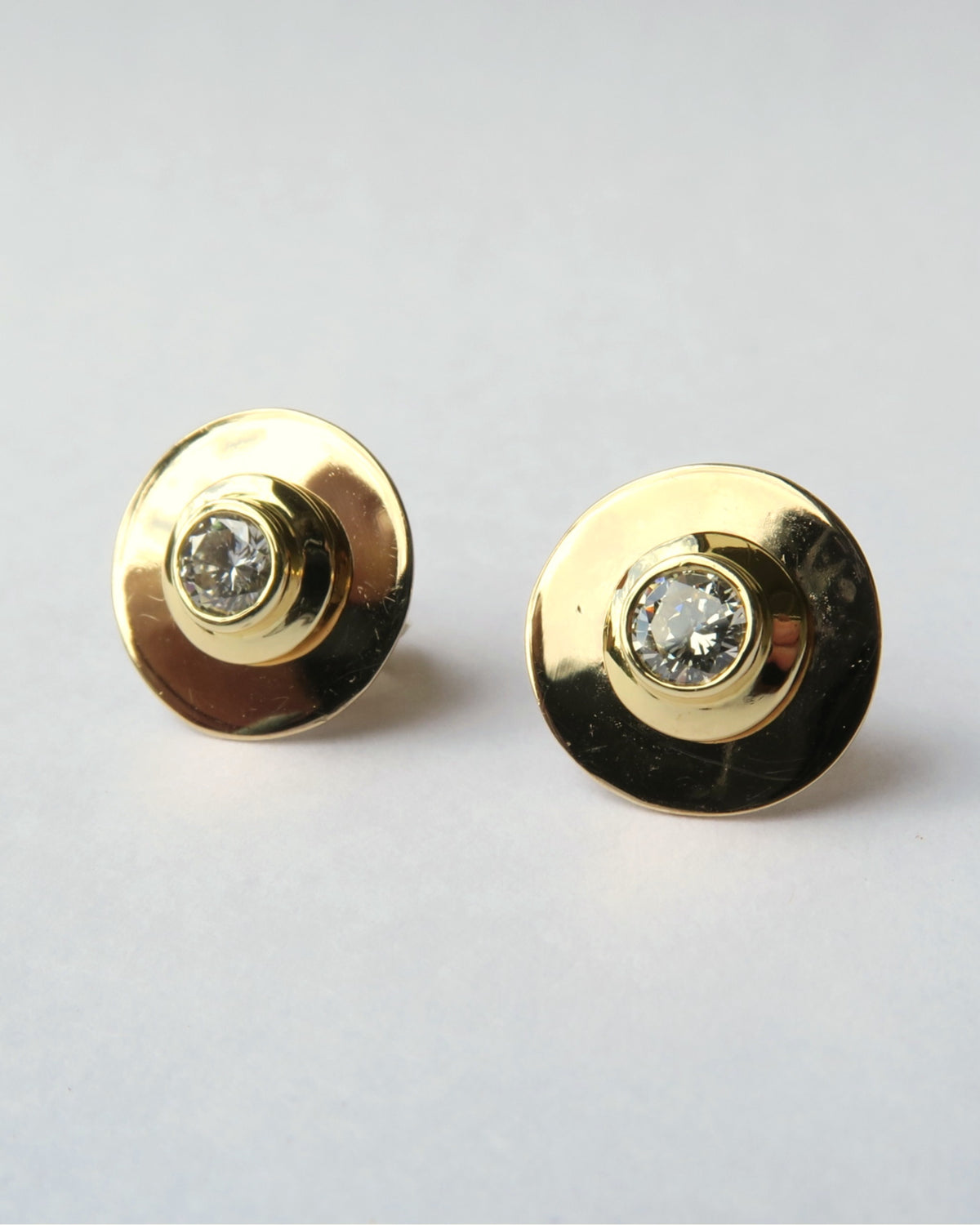 18CT GOLD HANDMADE DIAMOND STUD EARRINGS (0.55CT TDW)