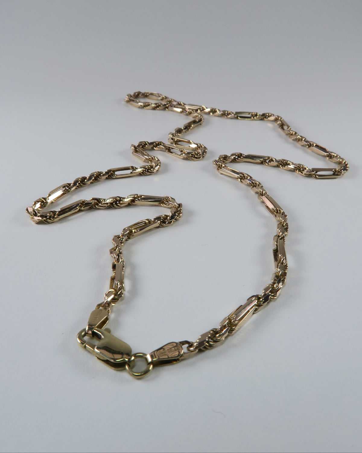 9CT GOLD VINTAGE ITALIAN FANCY BAR-BELCHER NECKLACE UNOAERRE ★1AR