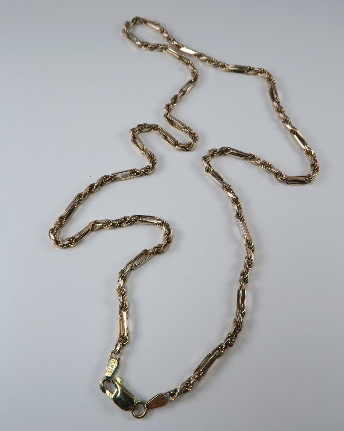 9CT GOLD VINTAGE ITALIAN FANCY BAR-BELCHER NECKLACE UNOAERRE ★1AR