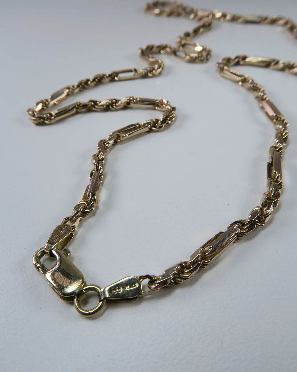 9CT GOLD VINTAGE ITALIAN FANCY BAR-BELCHER NECKLACE UNOAERRE ★1AR