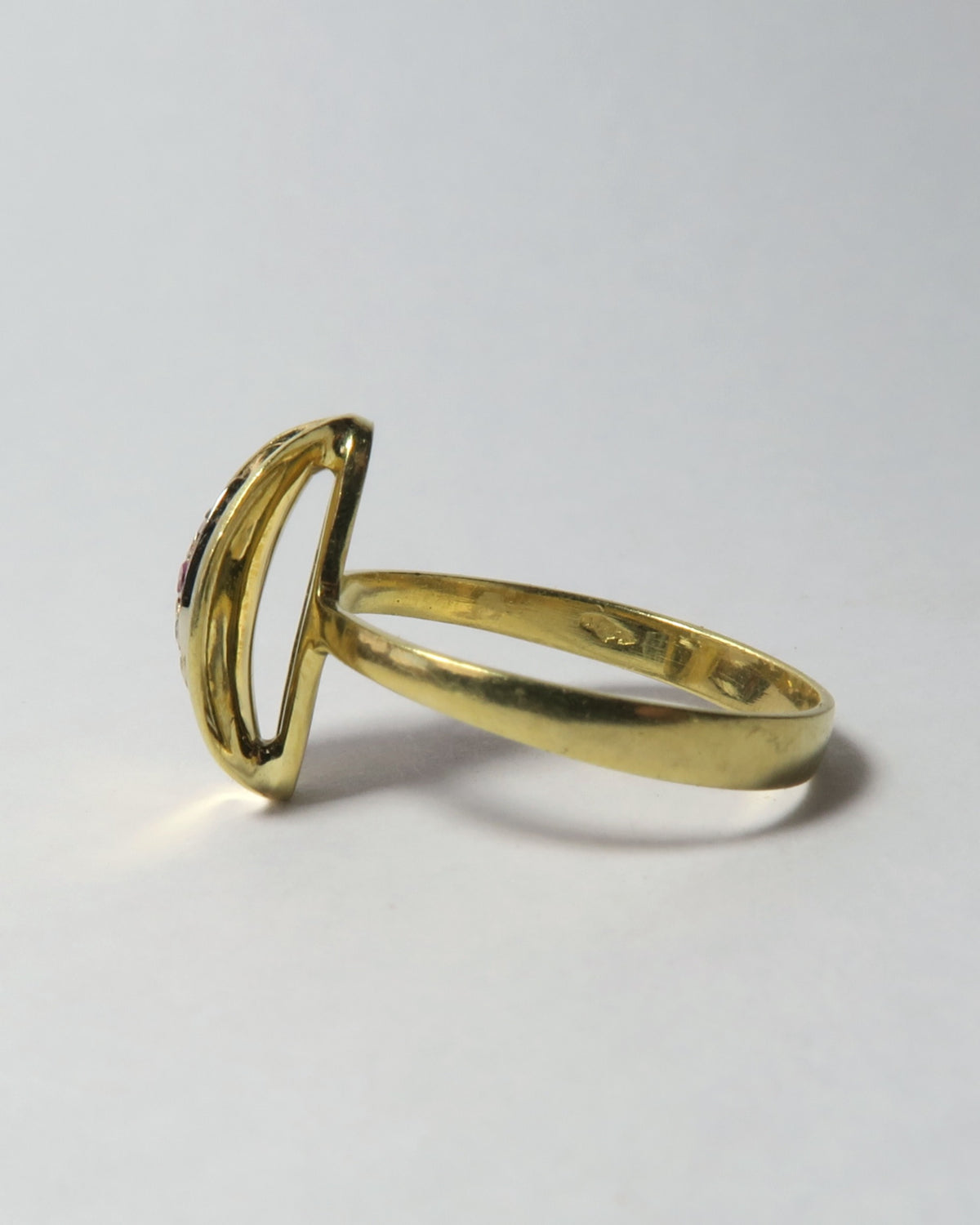18CT GOLD VINTAGE FRENCH (TACO) RING WITH RUBY AND DIAMONDS