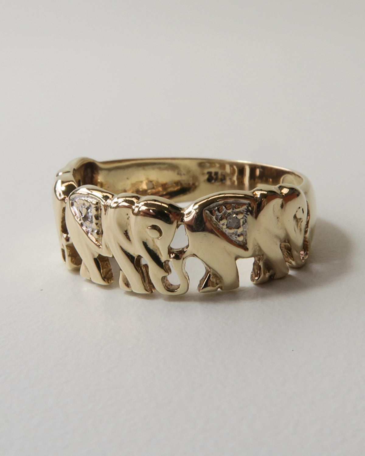 9CT GOLD ELEPHANT RING WITH DIAMONDS
